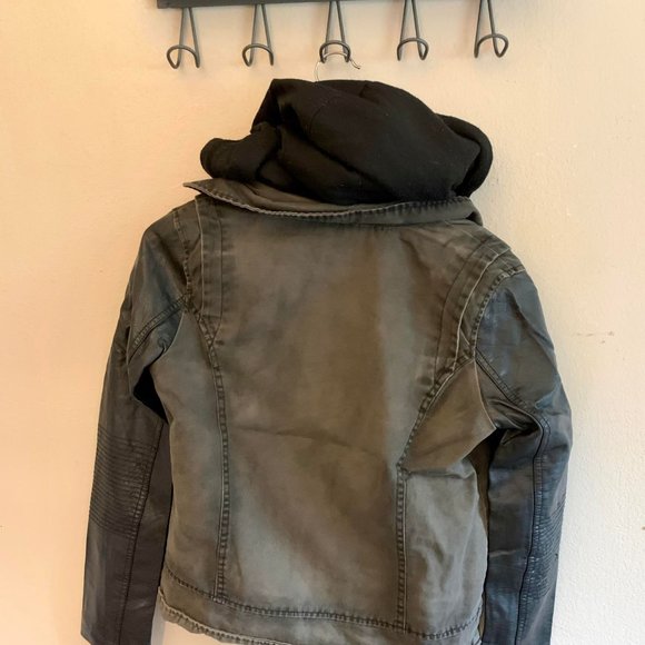 Black and green vegan leather moto jacket - Picture 2 of 10